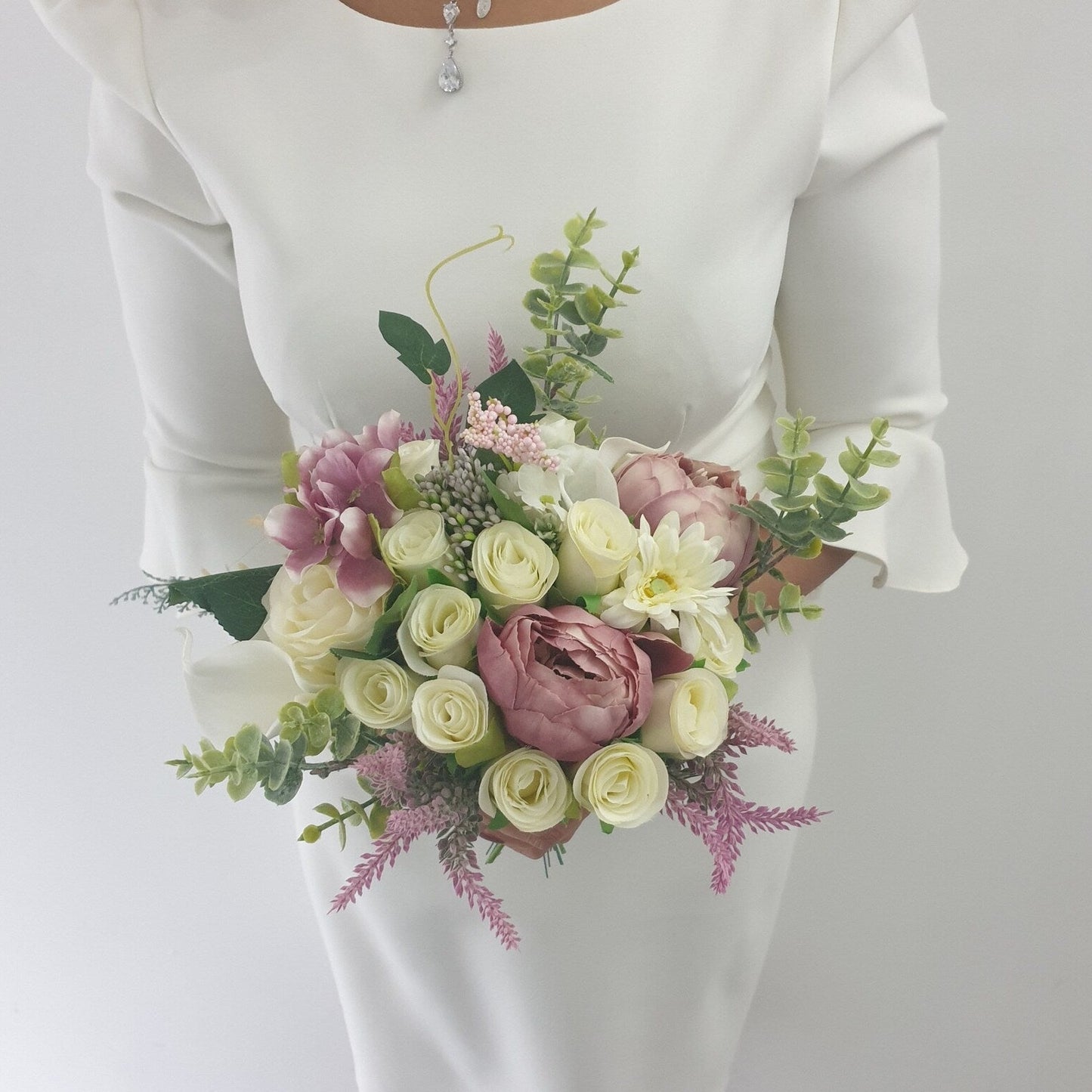 Cream & Mauve Stunning Brides Wedding Bouquet