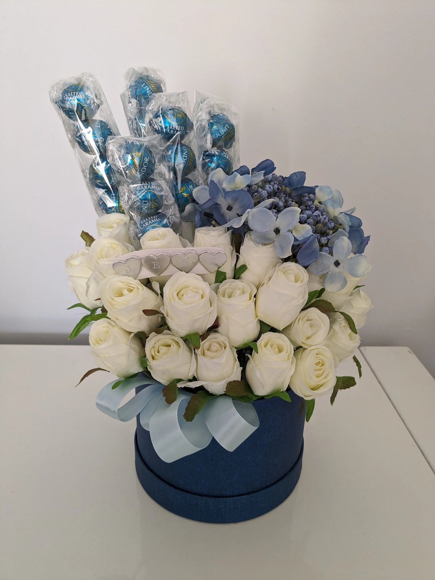 Personalised Lindt Lindor Blue Stunning Silk Roses Hat Box