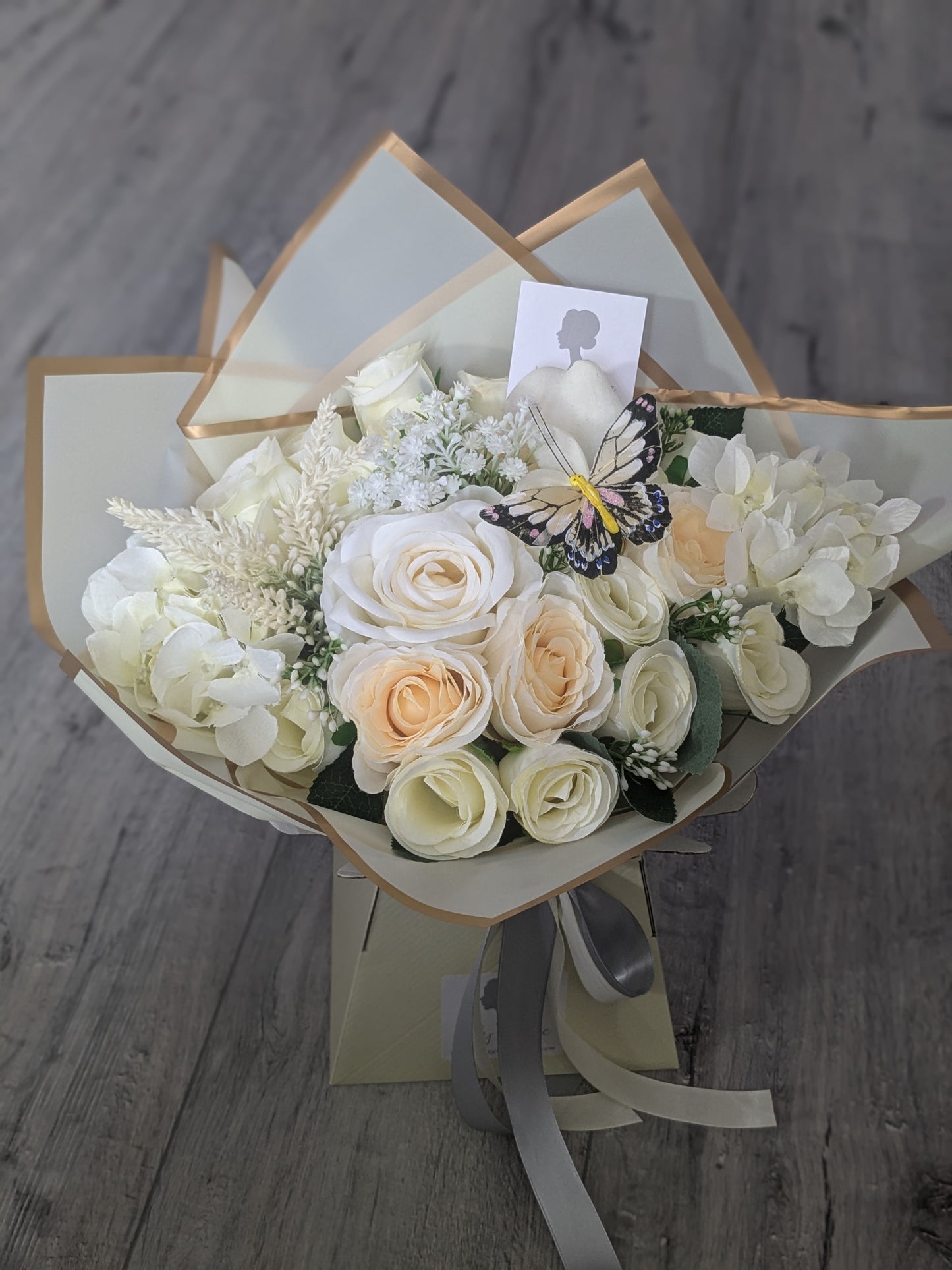 Cream Stunning Handtied Bouquet