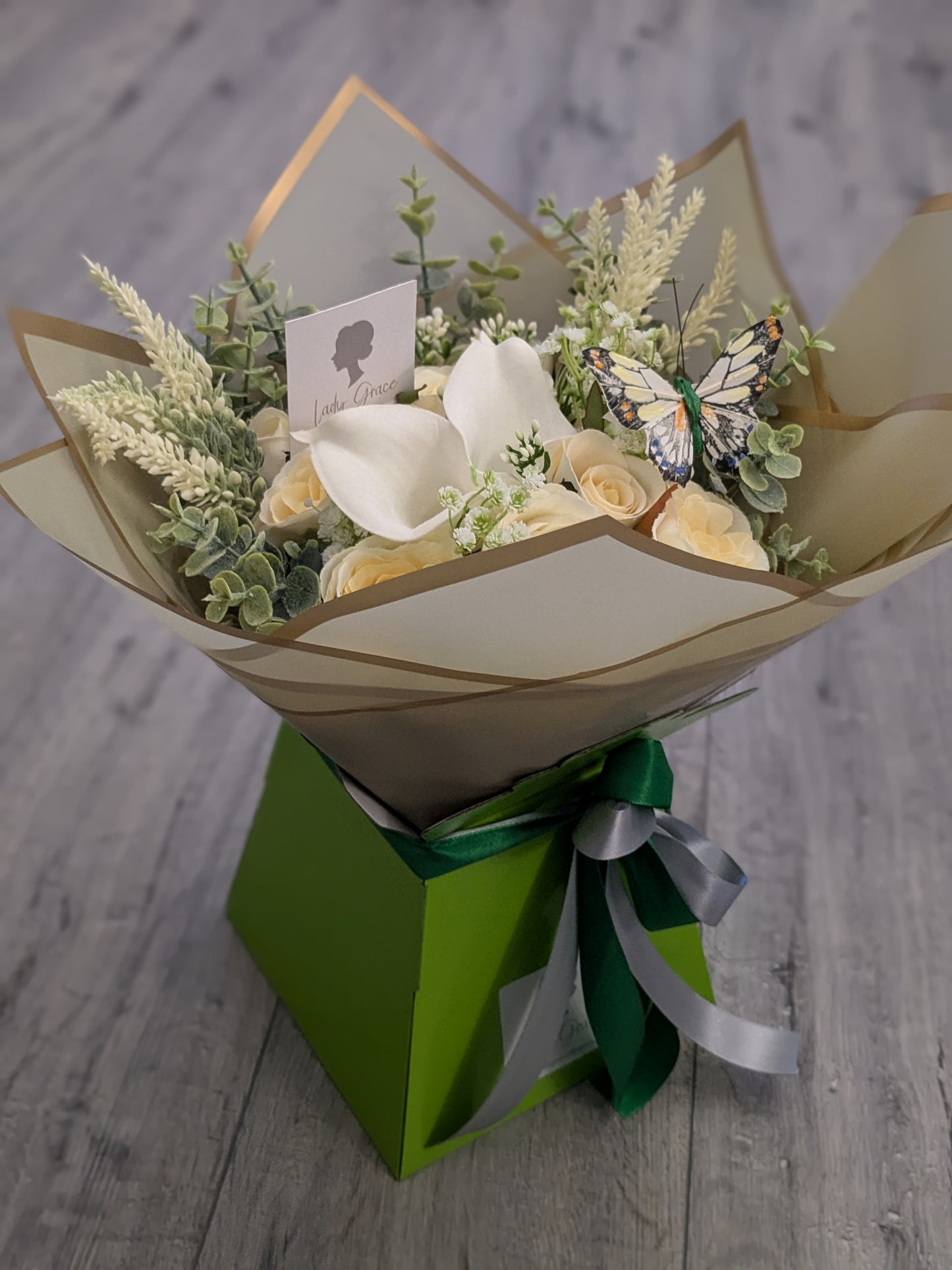 Green Stunning Handtied Bouquet