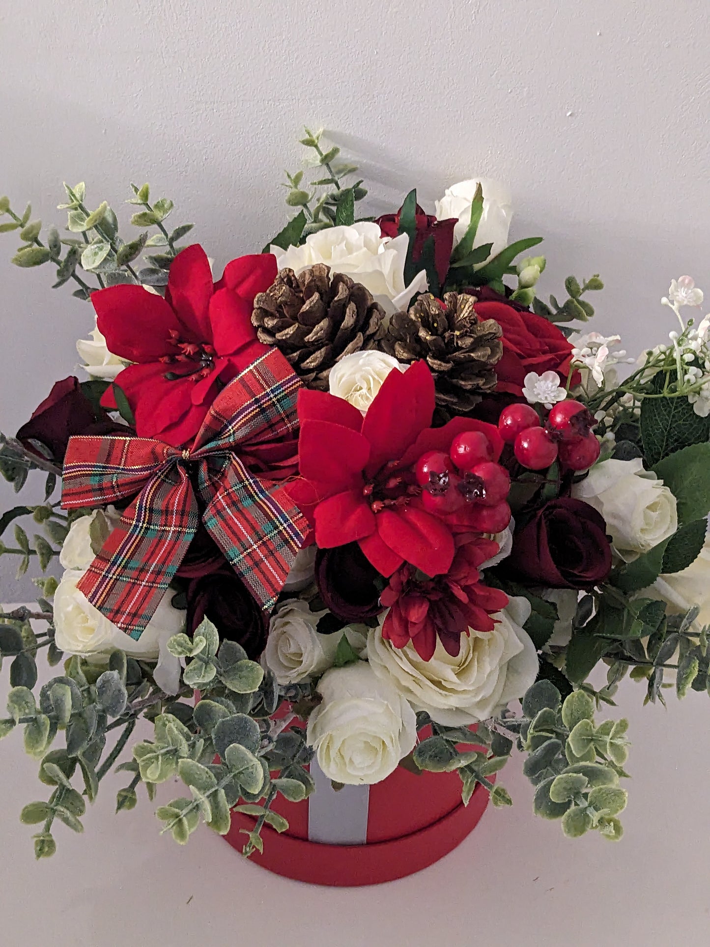 Christmas Winter Red & Cream Stunning Silk Flowers Hat Box