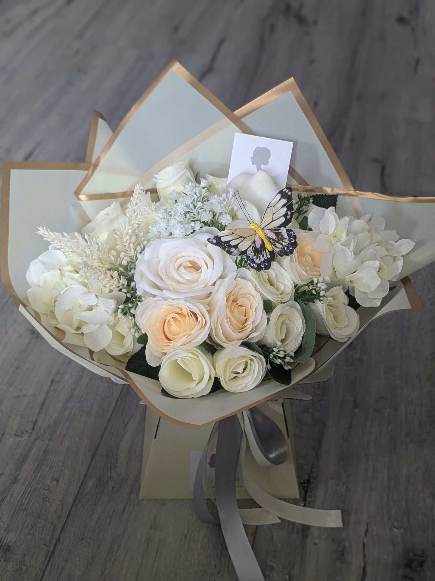 Cream Stunning Handtied Bouquet